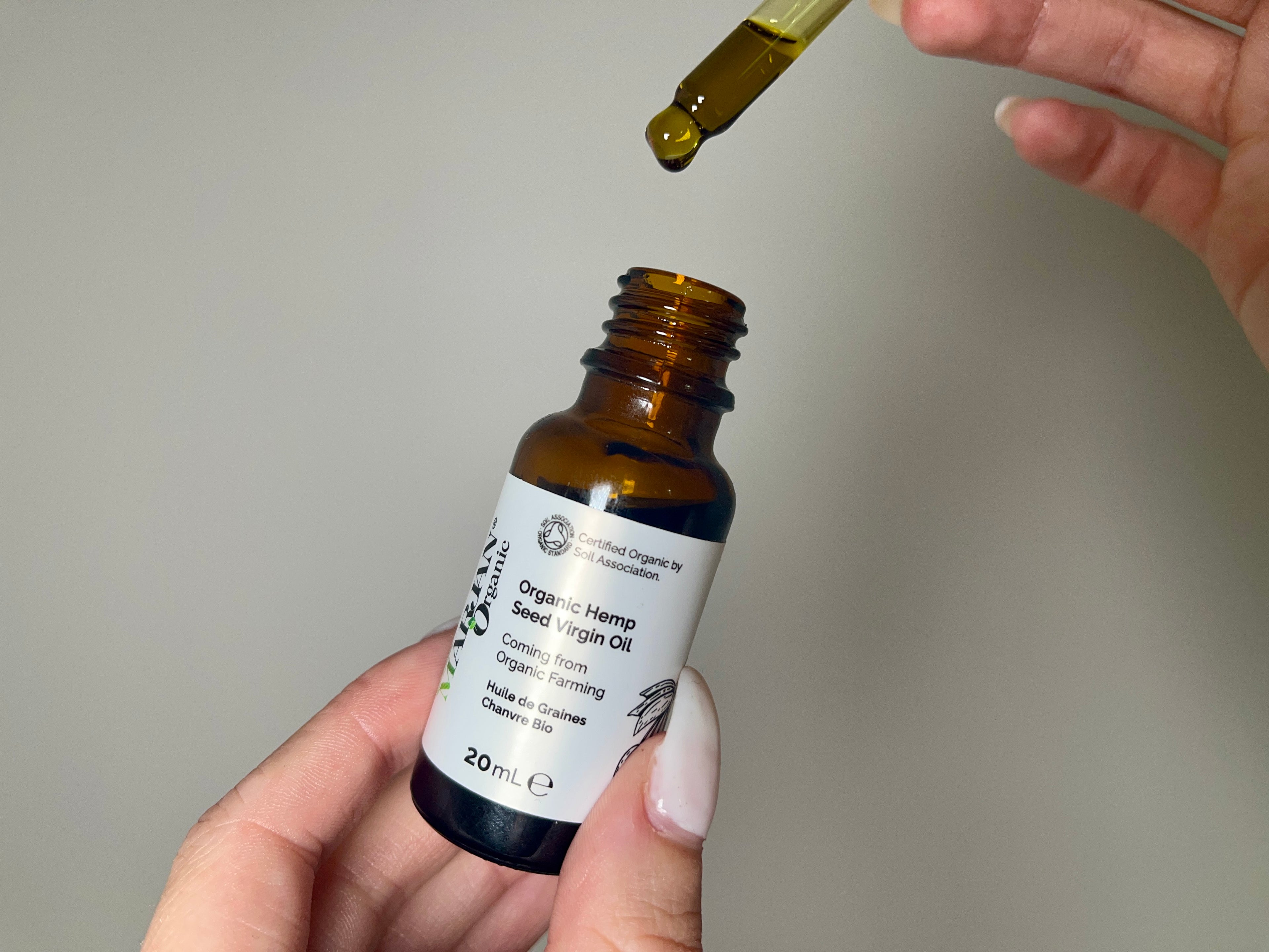 Organic Hemp Seed Oil – Cold-Pressed, Unrefined (Cannabis Sativa)