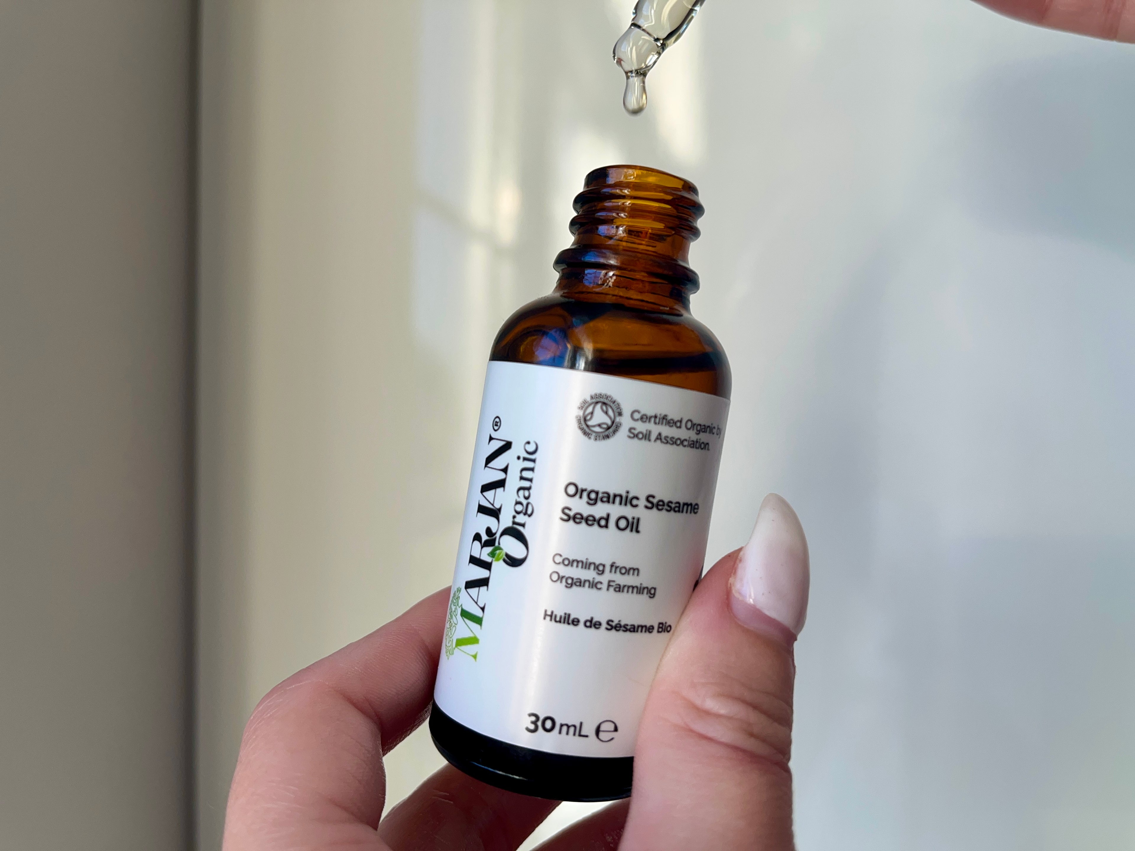 100 % Organic Cold-Pressed Sesame Seed Oil – Skin & Hair Care